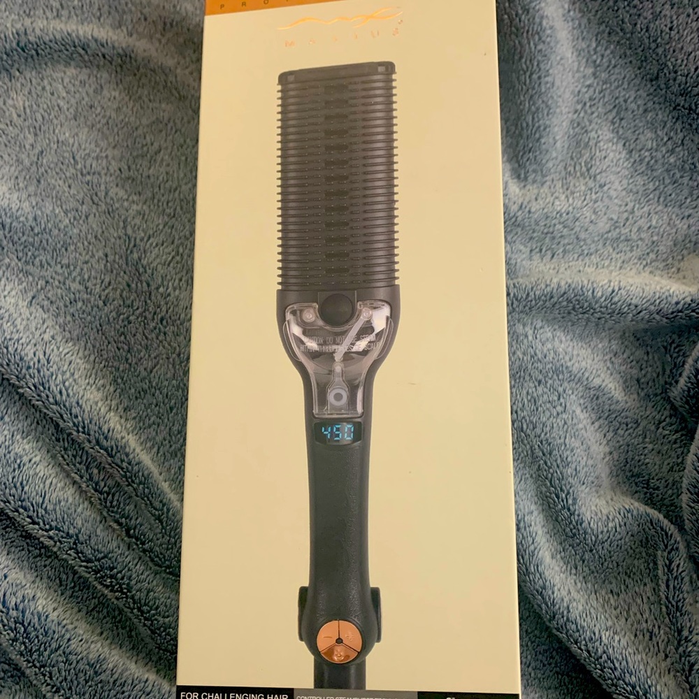 Maxiglide XP hair straightener.
